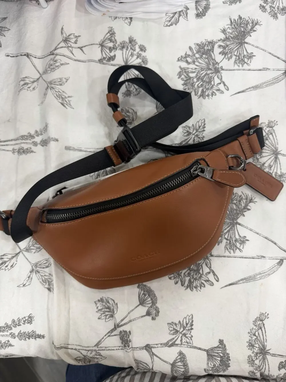 B1-002. Coach Warren Tan Leather Belt Bag NWT